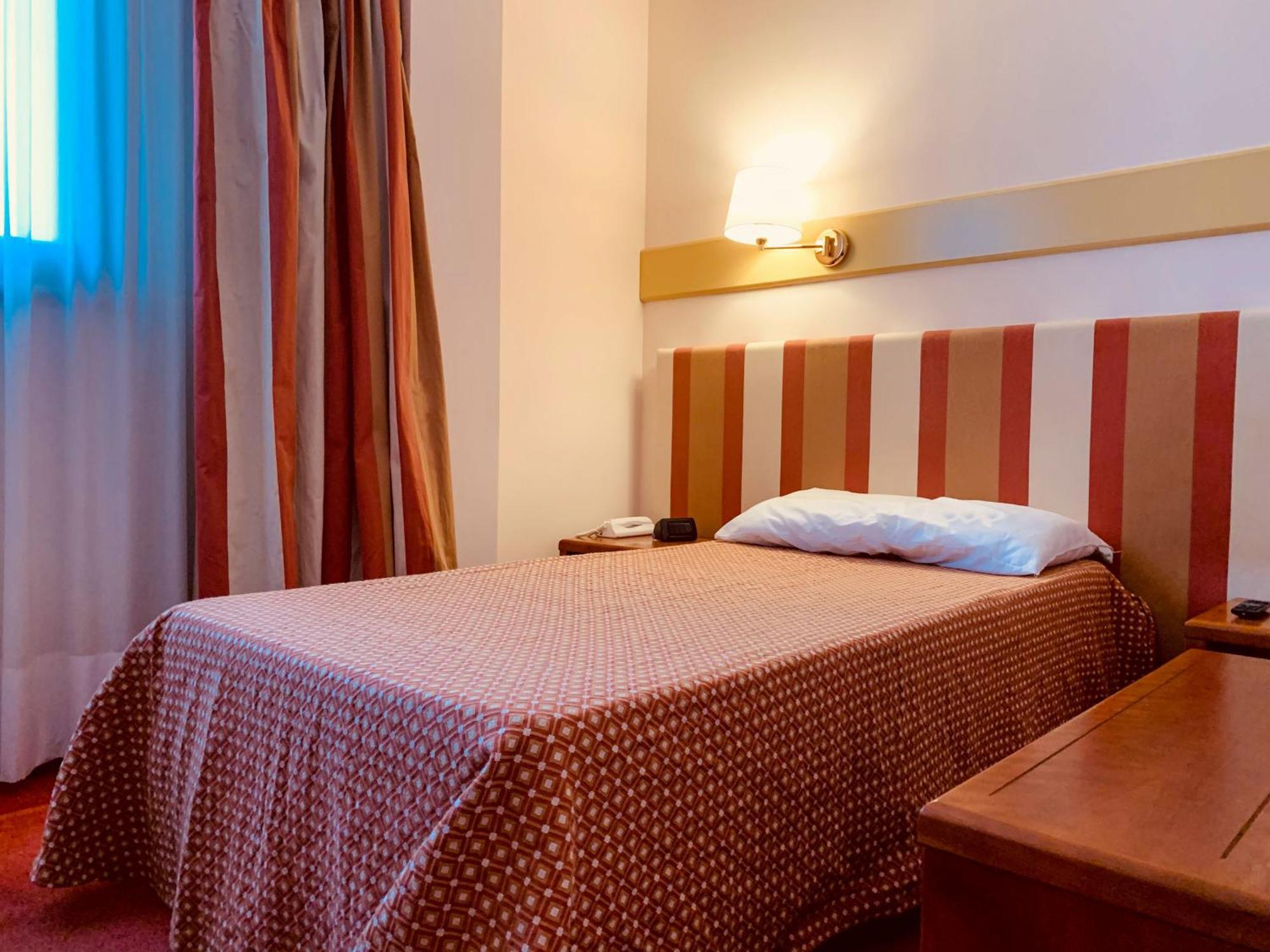 Eurohotel Palace Maniago Habitación foto