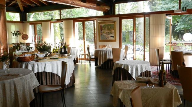 Eurohotel Palace Maniago Restaurante foto