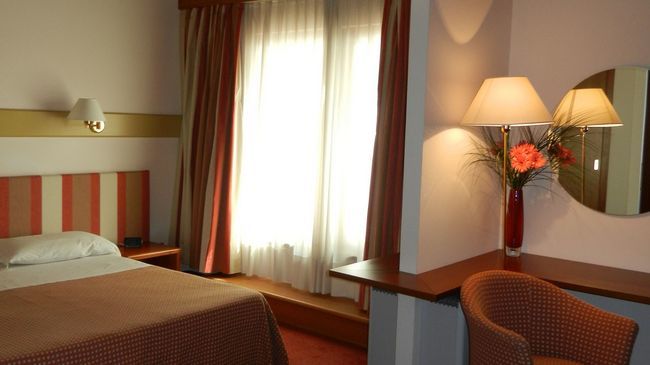 Eurohotel Palace Maniago Habitación foto